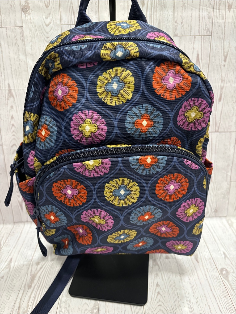 NWT Vera Bradley Outlet Essential Small Backpack Center Stage Glow Pattern